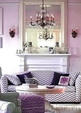 Сиреневый и фиолетовый цвета в оформлении гостиной комнаты