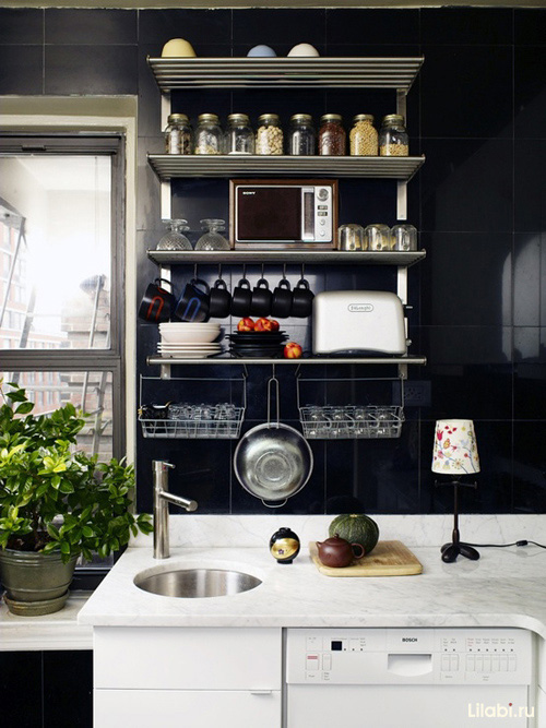 Черный цвет в интерьере кухни фото