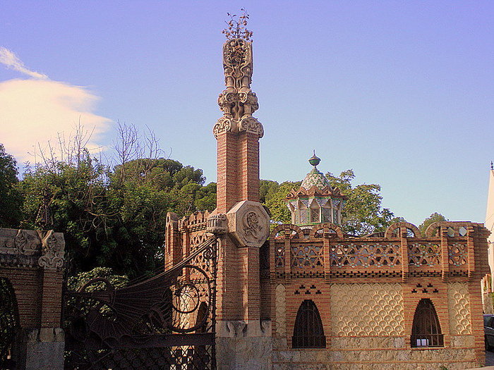 Павильон усадьбы Гуэля, Барселона, Антонио Гауди, Gaudi, архитектура Гауди