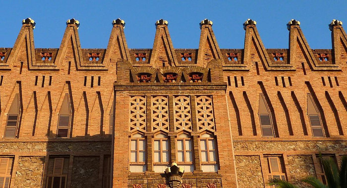 Колледж святой Терезы, Барселона, Антонио Гауди, Gaudi, архитектура Гауди
