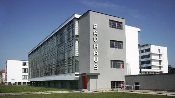 Здание школы Баухауза