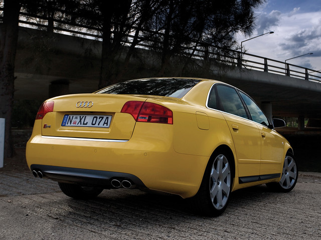 Высокопроизводительный седан Audi S4 B7. 2005 - 2007 годы