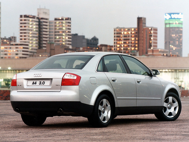 Седан Audi A4 B6, вид сзади. 2000 - 2004 годы