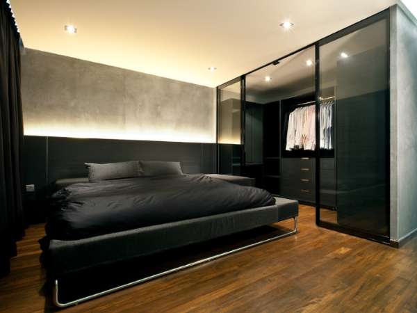 Встроенная гардеробная система с дверьми купе в дизайне спальни