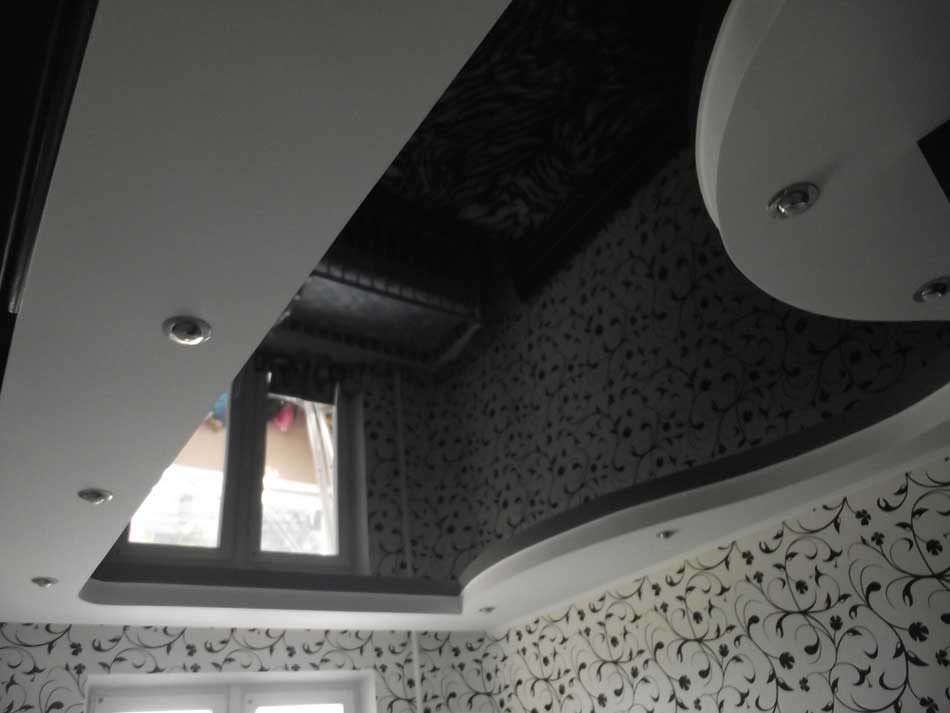 Черный потолок - эффектное и стильное решение дизайна современного интерьера