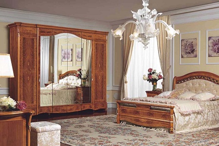 Итальянская спальня отличается особой роскошью и дороговизной 