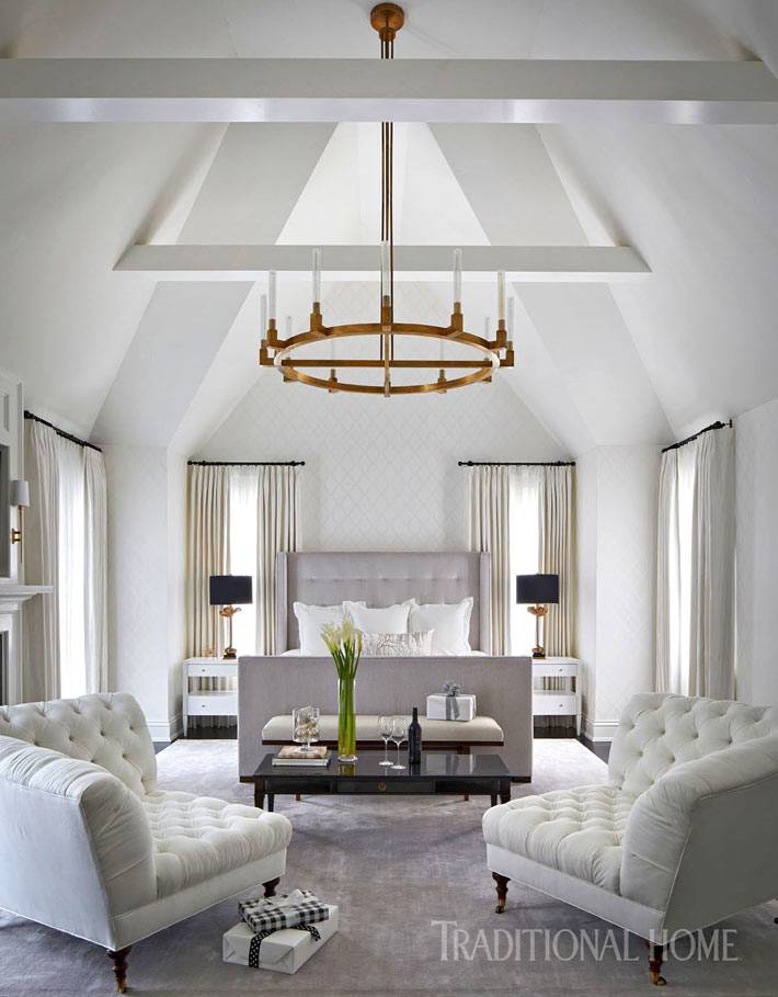 великолепный дизайн спальни с конусным потолком