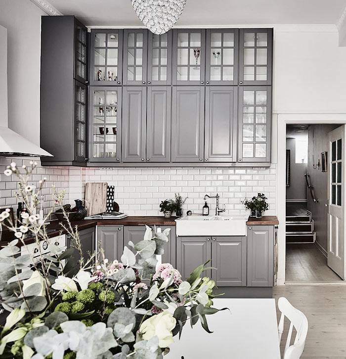 серый цвет в интерьере кухни фото