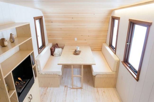 Удобный мини-домик: фото из Онтарио - деревянная отделка