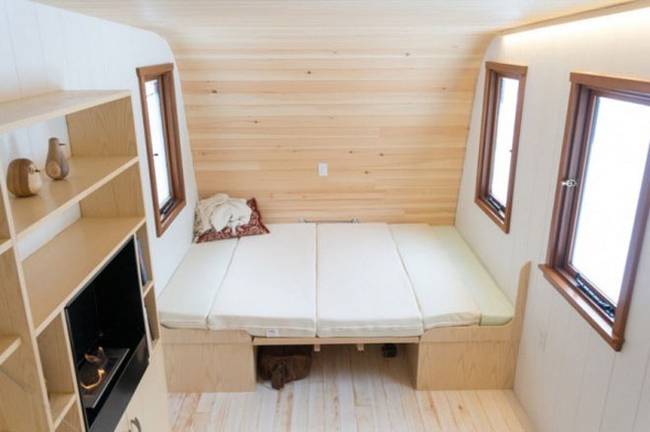 Удобный мини-домик: фото из Онтарио - складная мебель