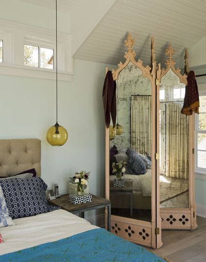 Зеркальная ширма в дизайне интерьера спальни