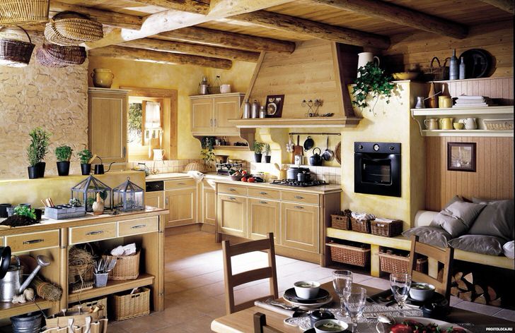 Деревянный кухонный гарнитур