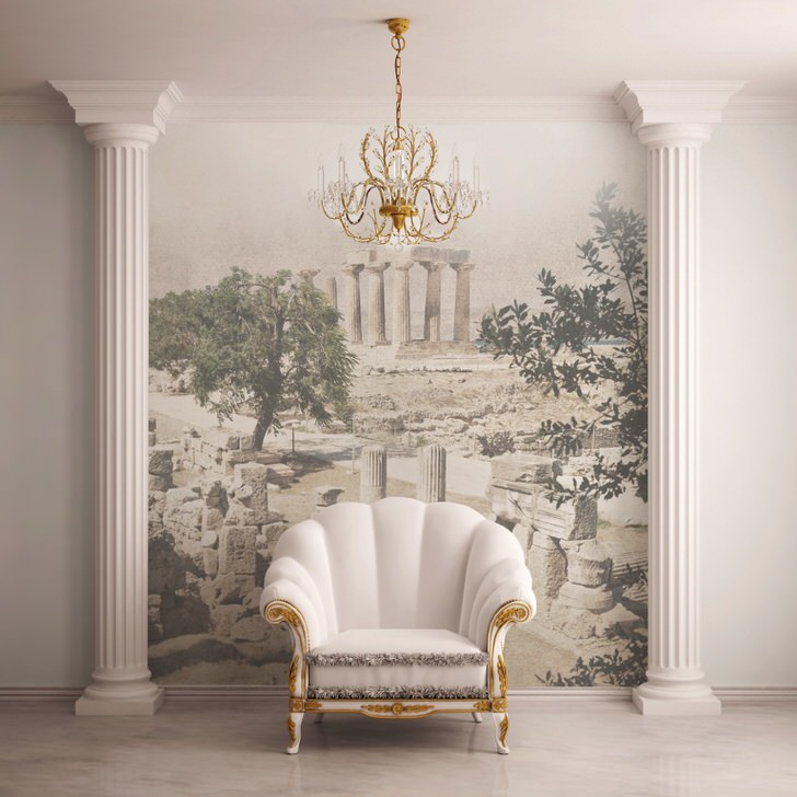Декоративные колоны служат изысканным украшением гостиной, оформленной в стиле барокко.