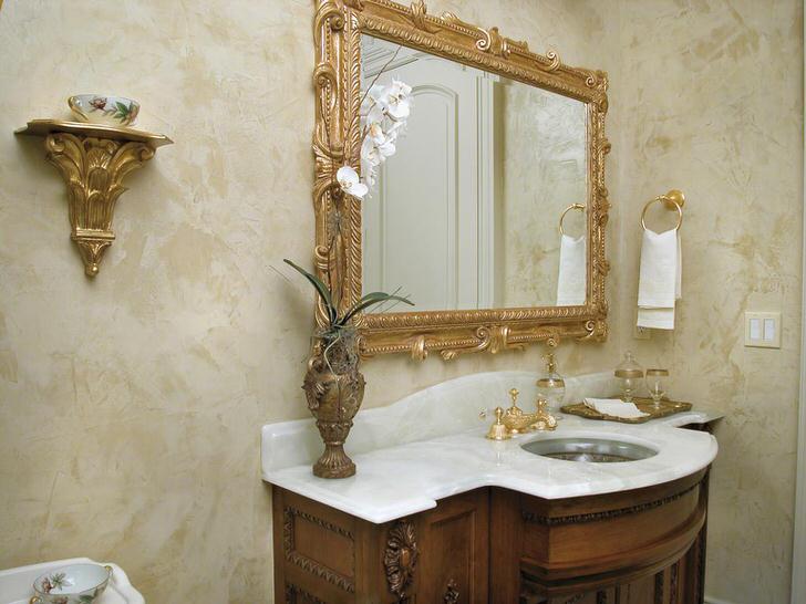 Венецианская штукатурка в ванной комнате в стиле модерн.