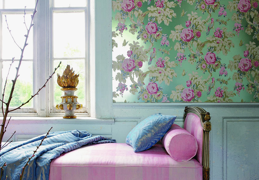 Классическая вставка материала с цветочным принтом в спальне