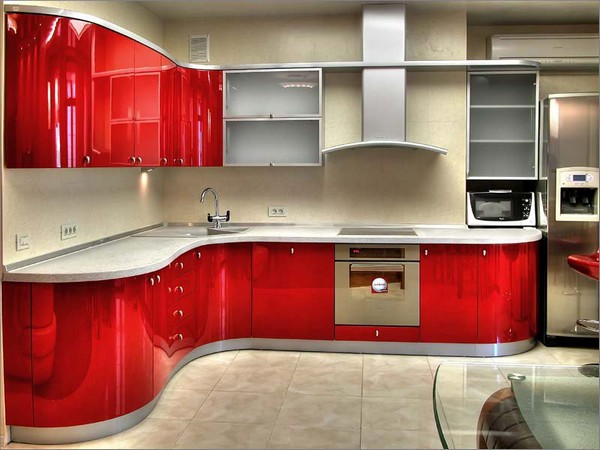 освещение на красно белой кухне фото