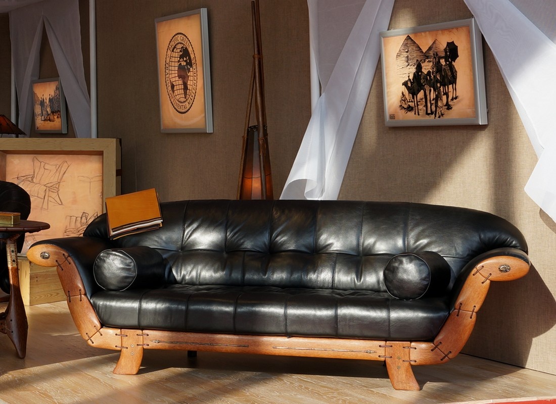 Стильный кожаный диван