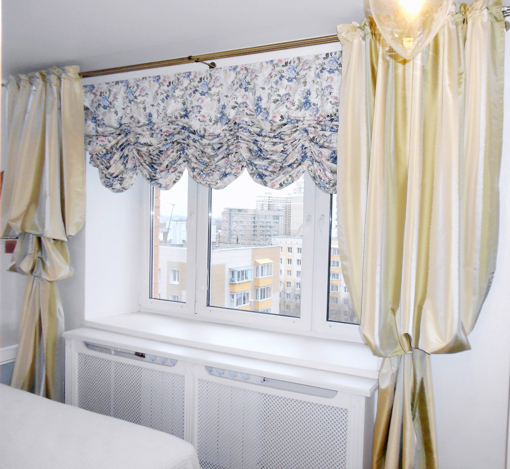 Французские цветочные шторы в спальне