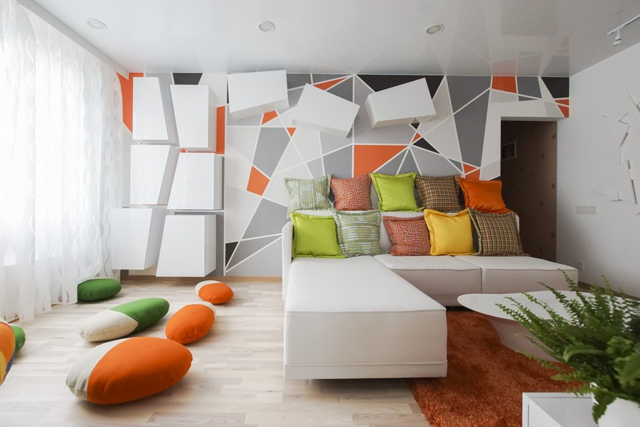 Разноцветные стены в гостиной в стиле конструктивизм