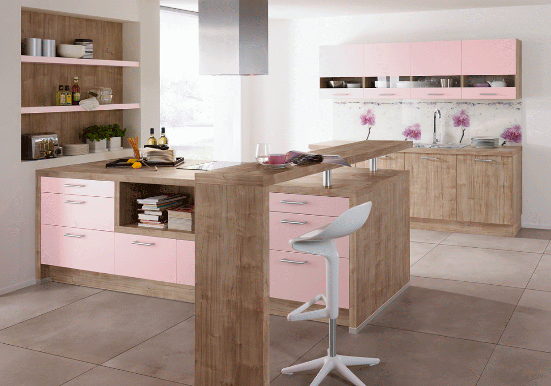 Коричнево-розовый гарнитур с барной стойкой на кухне