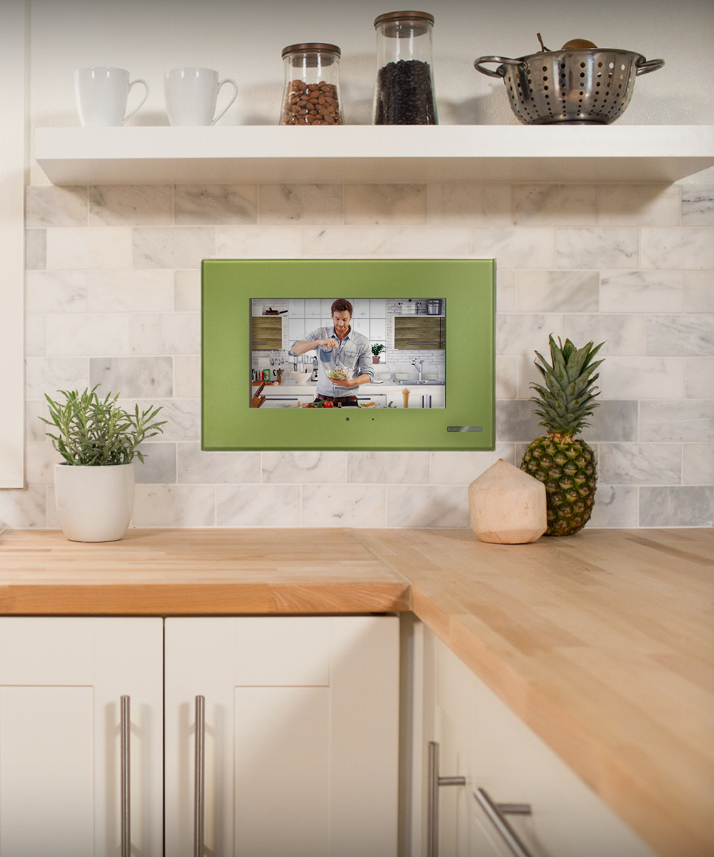 Телевизионная панель на кухню