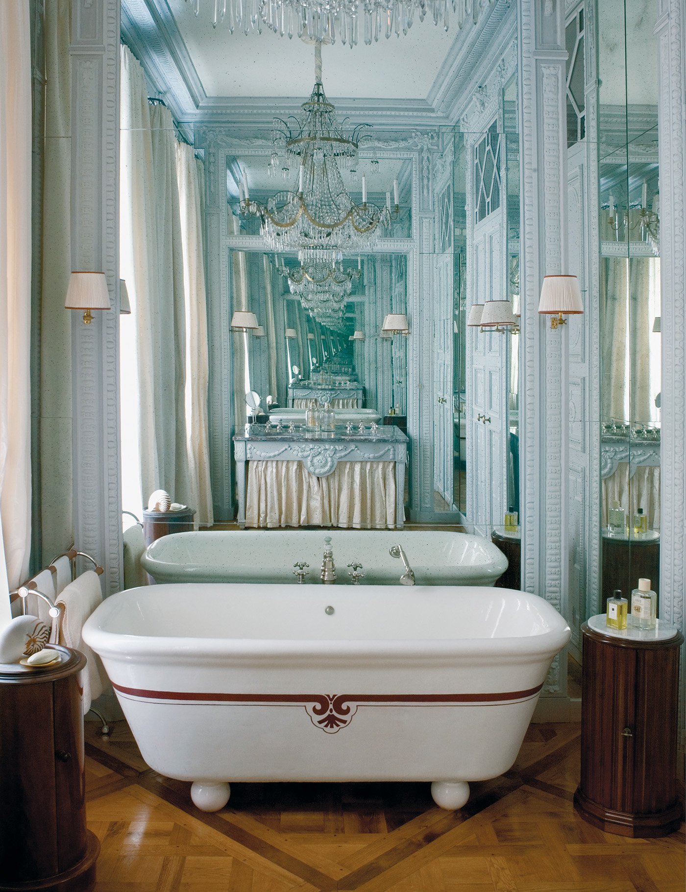 Зеркало в ванную классическое