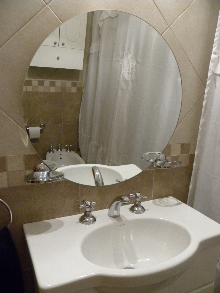 Зеркало в ванную над умывальником