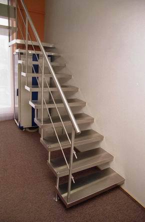 Фото металлической лестницы