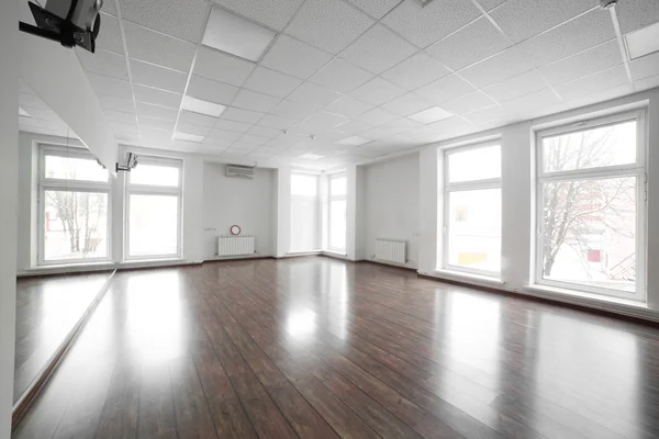 Пустая комната в спортивный клуб — стоковое фото