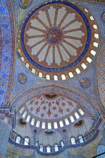 Декоративные интерьер знаменитого Голубая мечеть, Стамбул, Турция — стоковое фото