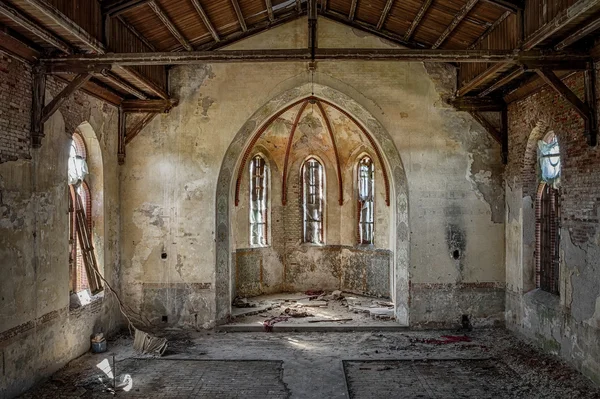 Полые интерьер старая христианская церковь — стоковое фото