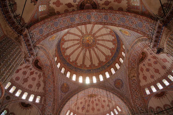 Потолок Голубая мечеть в Стамбуле Турция — стоковое фото