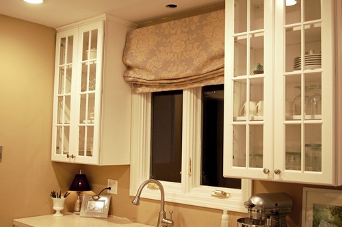 Римские шторы на кухню фото
