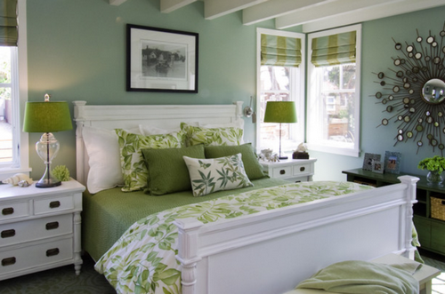 Бело-зеленая спальня фото