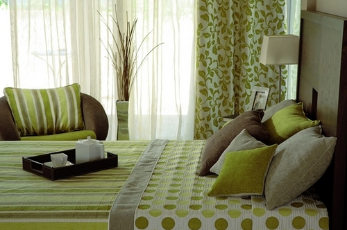 Спальня в зеленых тонах фото