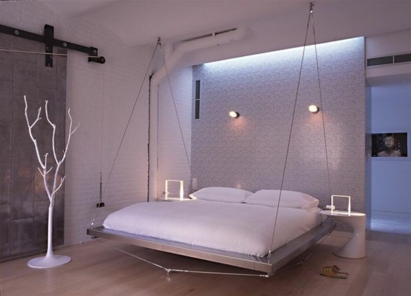 Спальня с подвесной кроватью в стиле техно