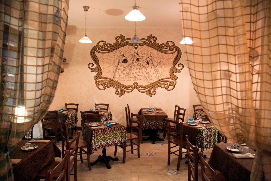 interior 4 900x600 - Ресторан узбекской кухни в Милане